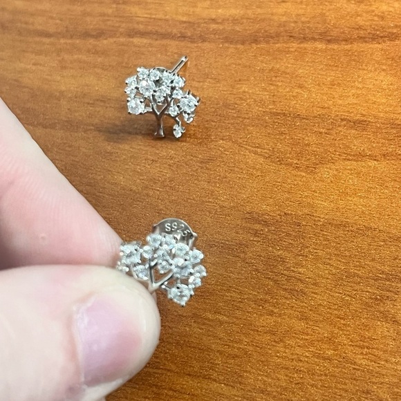 NWOB Sterling Silver Crystal Tree Earrings Studs 925 - Picture 3 of 5